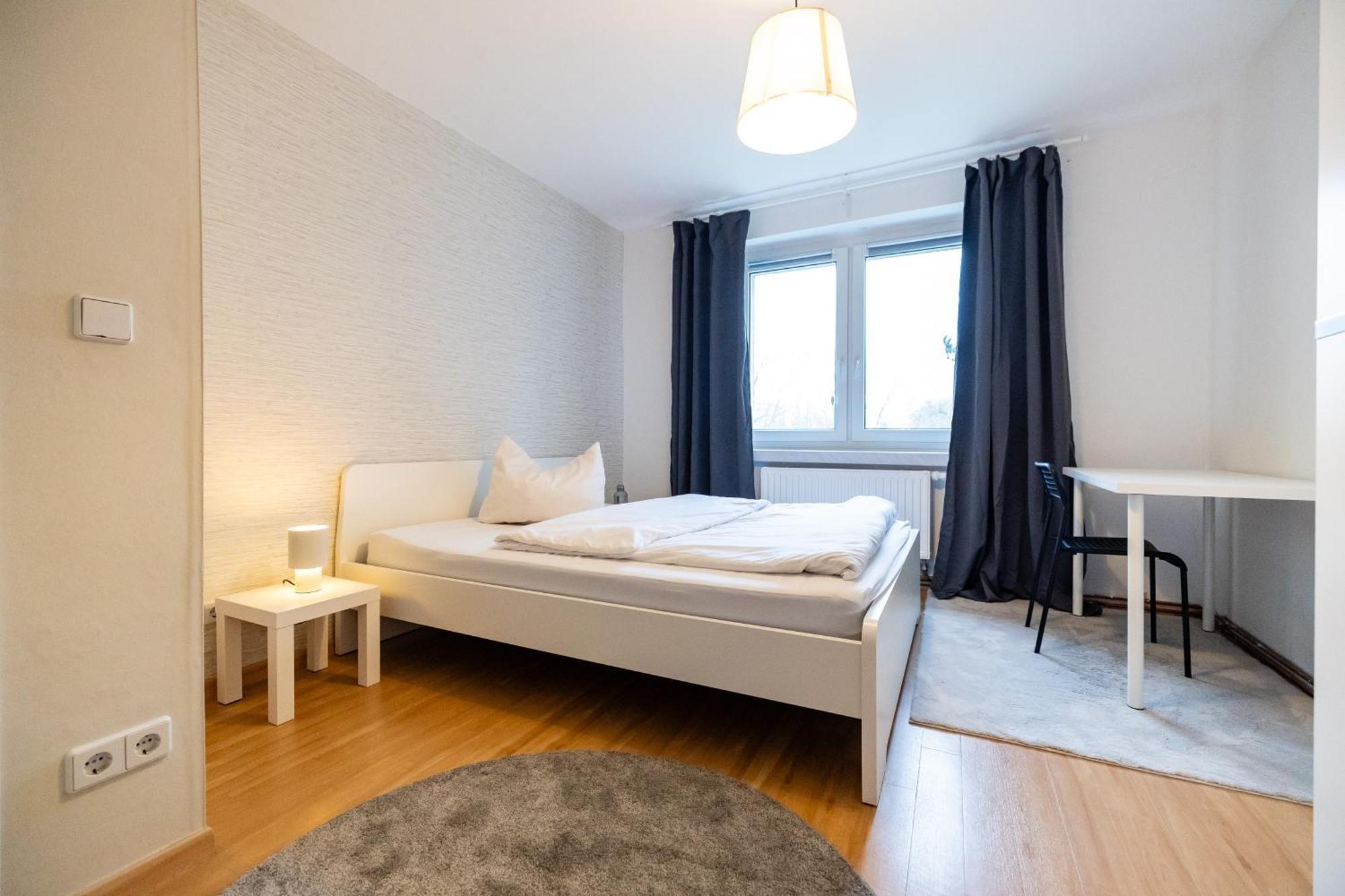 Moderne 4 Zimmer Wohnung Vollausgestattet Und Moebliert Halle  Exteriör bild