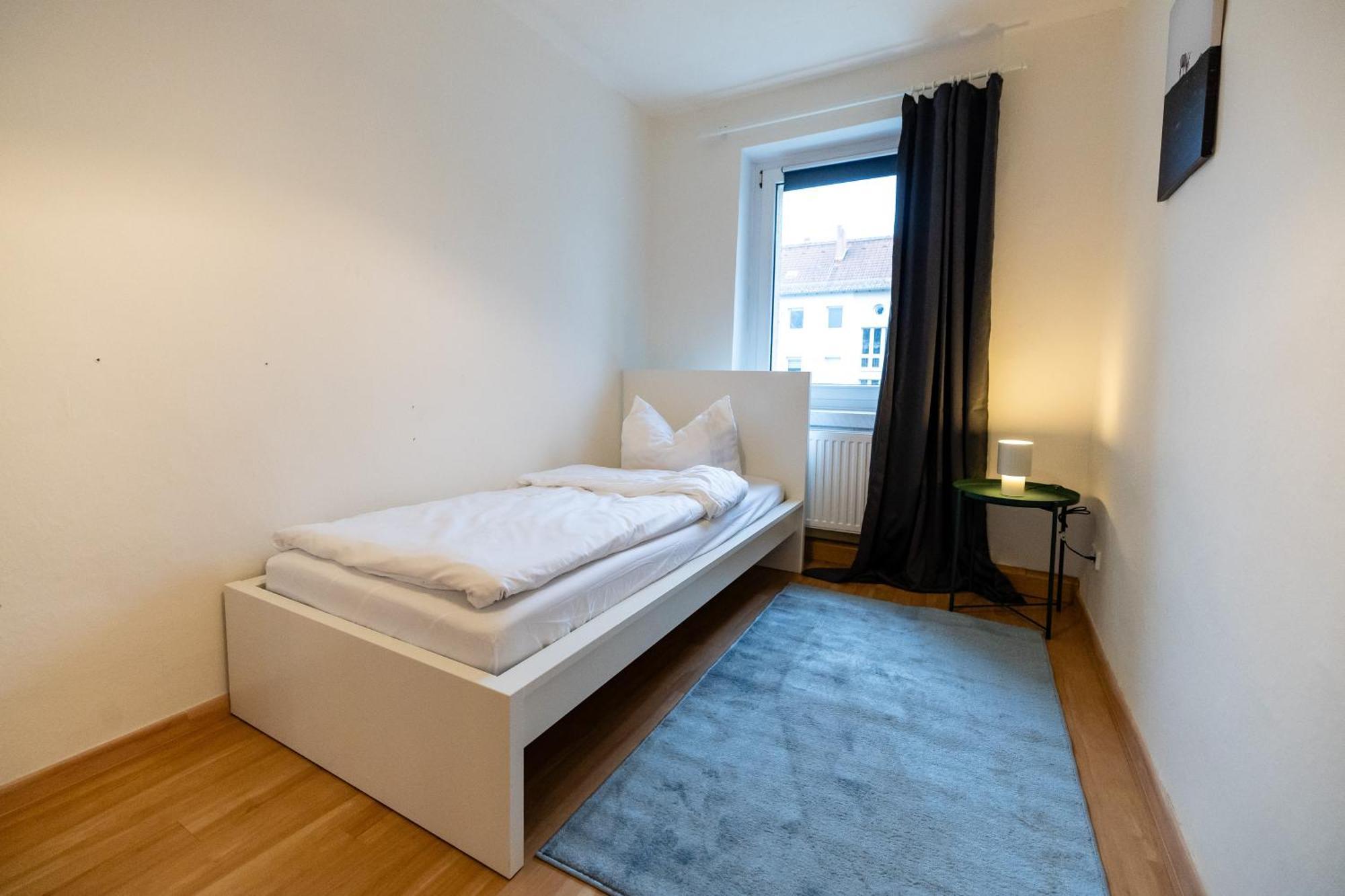 Moderne 4 Zimmer Wohnung Vollausgestattet Und Moebliert Halle  Exteriör bild